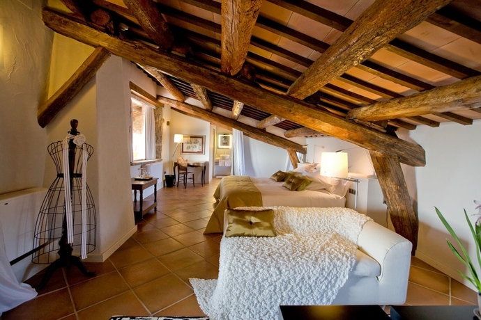 Imagen de la habitación del Hotel La Garriga De Castelladral. Foto 9