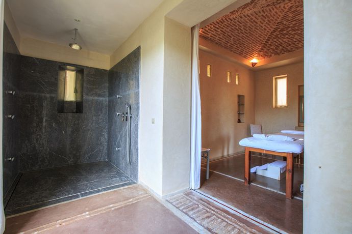 Imagen de los exteriores del Hotel La Gazelle D'or. Foto 9