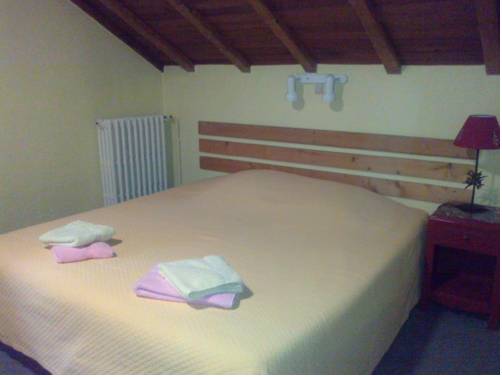 Imagen de la habitación del Hotel La Gelinotte. Foto 9