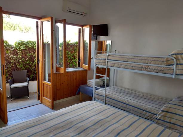 Imagen de la habitación del Hotel La Giara Vulcano. Foto 8