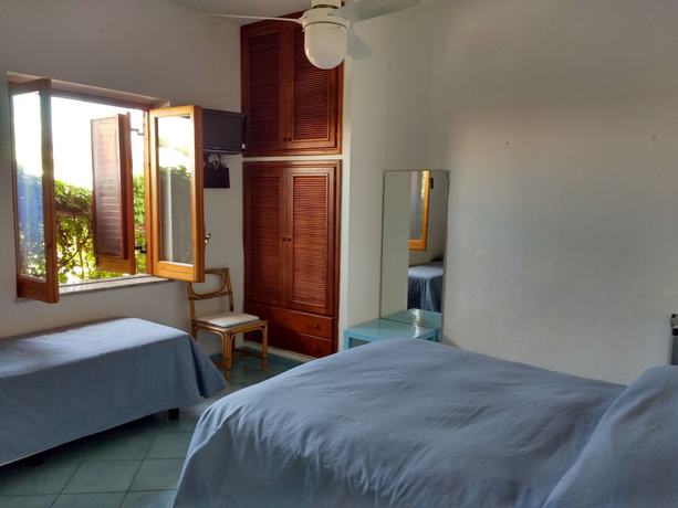 Imagen de la habitación del Hotel La Giara Vulcano. Foto 10