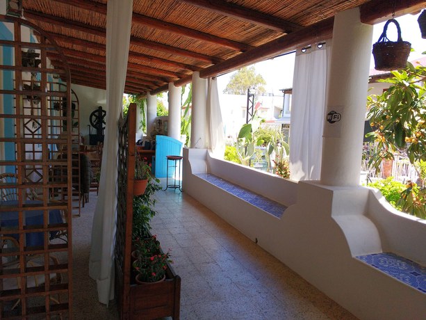 Imagen de los interiores del Hotel La Giara Vulcano. Foto 19