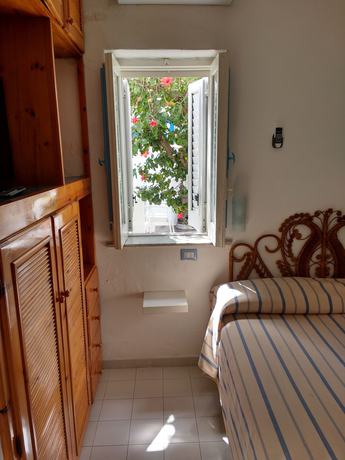 Imagen de la habitación del Hotel La Giara Vulcano. Foto 13