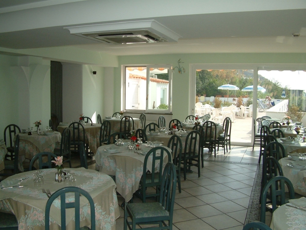 Imagen del bar/restaurante del Hotel La Ginestra. Foto 3