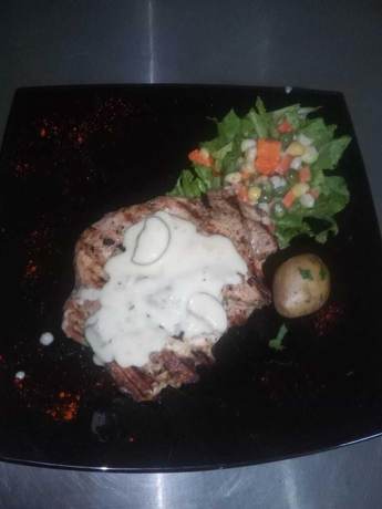 Imagen del bar/restaurante del Hotel La Giralda, Ibarra. Foto 7