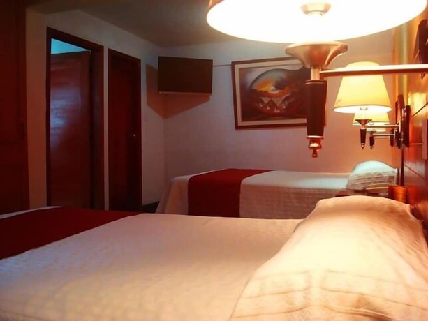 Imagen de la habitación del Hotel La Giralda, Ibarra. Foto 13