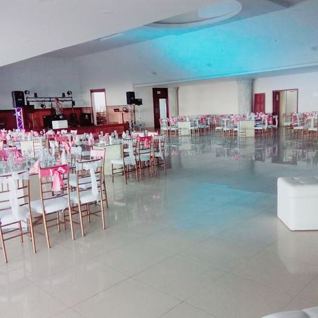 Imagen del bar/restaurante del Hotel La Giralda, Ibarra. Foto 9