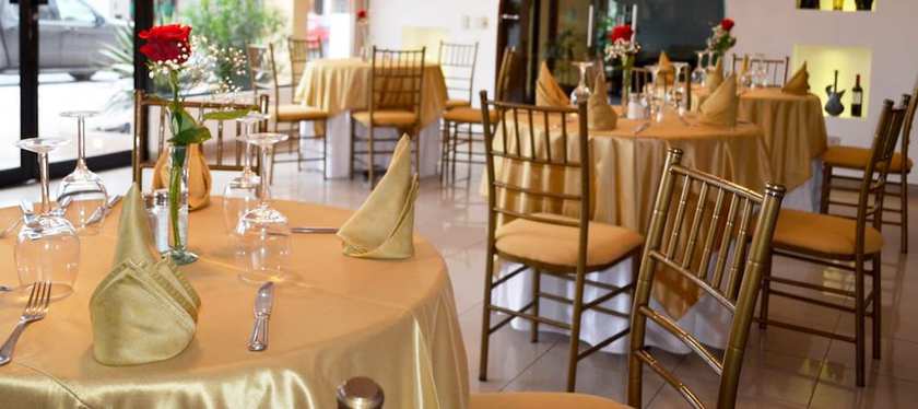 Imagen del bar/restaurante del Hotel La Giralda, Ibarra. Foto 10