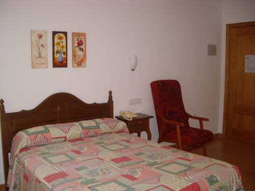 Imagen de la habitación del Hotel La Glorieta, Baños de Montemayor. Foto 3