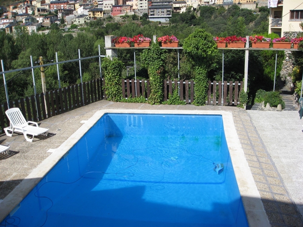 Imagen de la piscina del Hotel La Glorieta, Seo de Urgel. Foto 6