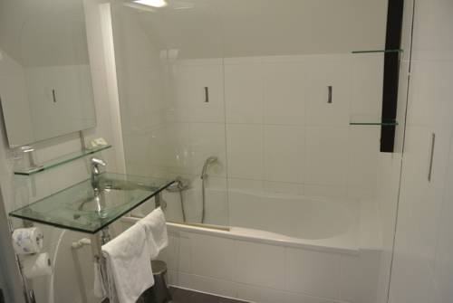 Imagen de la habitación del Hotel La Glycine. Foto 8