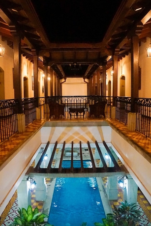 Imagen de la piscina del Hotel La Gran Francia. Foto 16