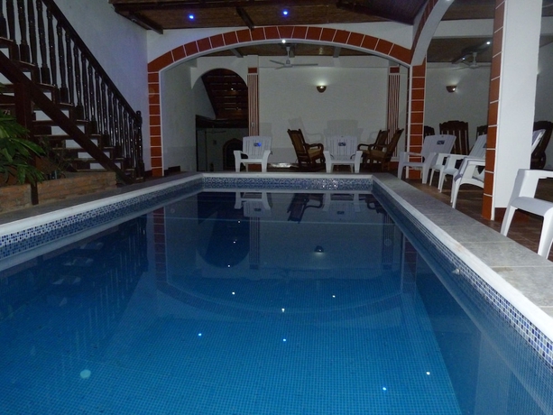 Imagen de la piscina del Hotel La Gran Sultana. Foto 19