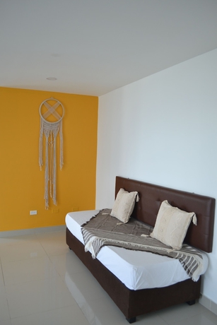 Imagen de la habitación del Hotel La Gran Via. Foto 12