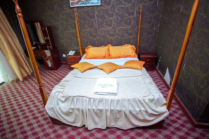 Imagen de la habitación del Hotel La Grand Chez Johnson Muyenga. Foto 4