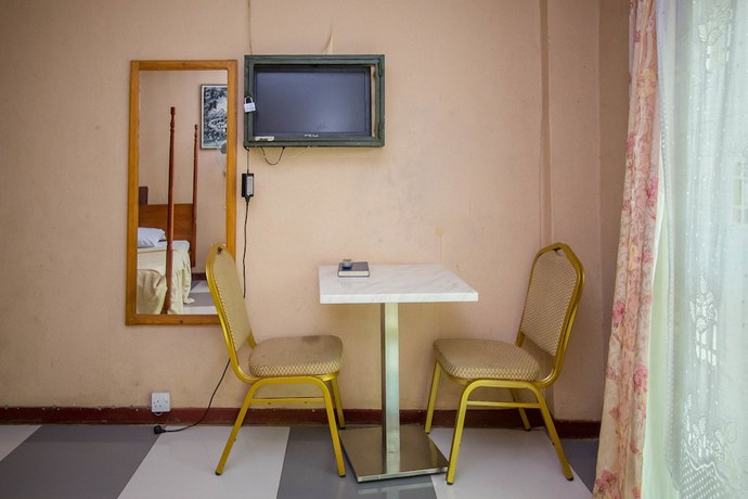Imagen de la habitación del Hotel La Grand Chez Johnson Muyenga. Foto 11