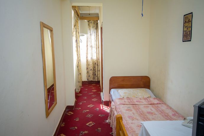 Imagen de la habitación del Hotel La Grand Chez Johnson Muyenga. Foto 16
