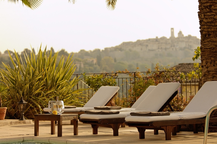 Imagen de los exteriores del Hotel La Grande Bastide. Foto 8