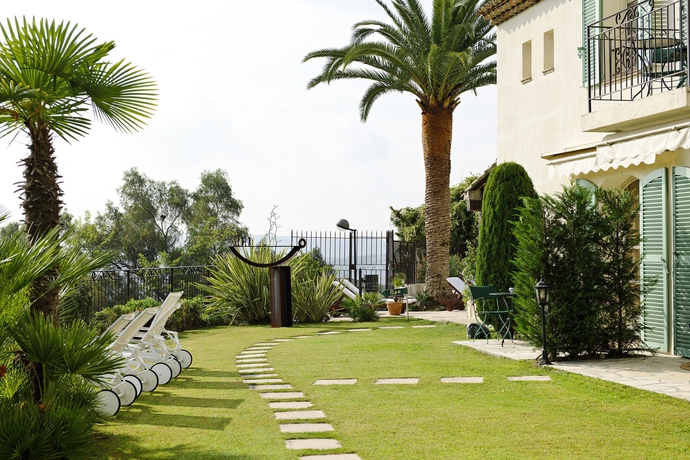 Imagen de los exteriores del Hotel La Grande Bastide. Foto 9