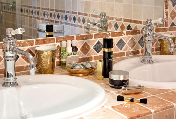 Imagen de la habitación del Hotel La Grande Bastide. Foto 6