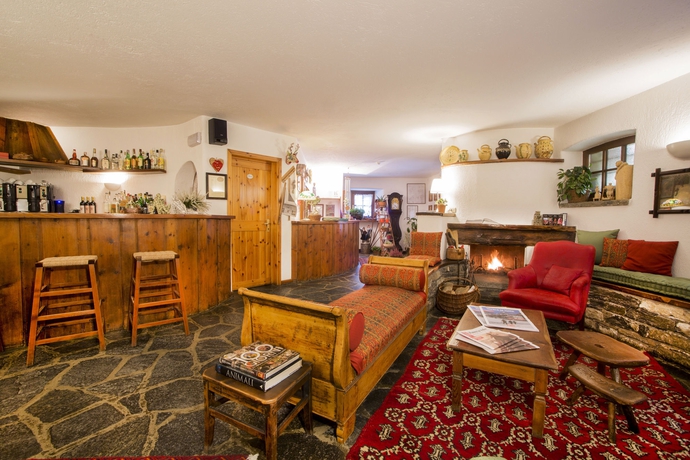 Imagen del bar/restaurante del Hotel La Grange - Animal Chic. Foto 5