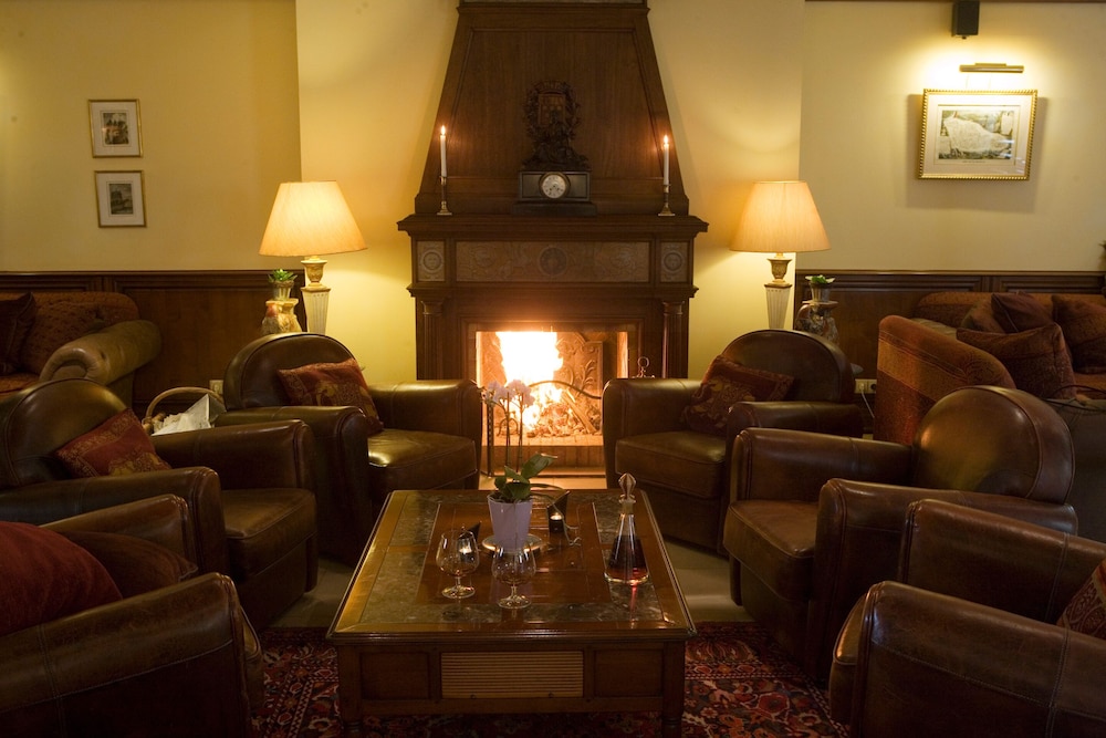 Imagen del bar/restaurante del Hotel La Grange De Conde Chateaux Et Hotels Collection. Foto 2