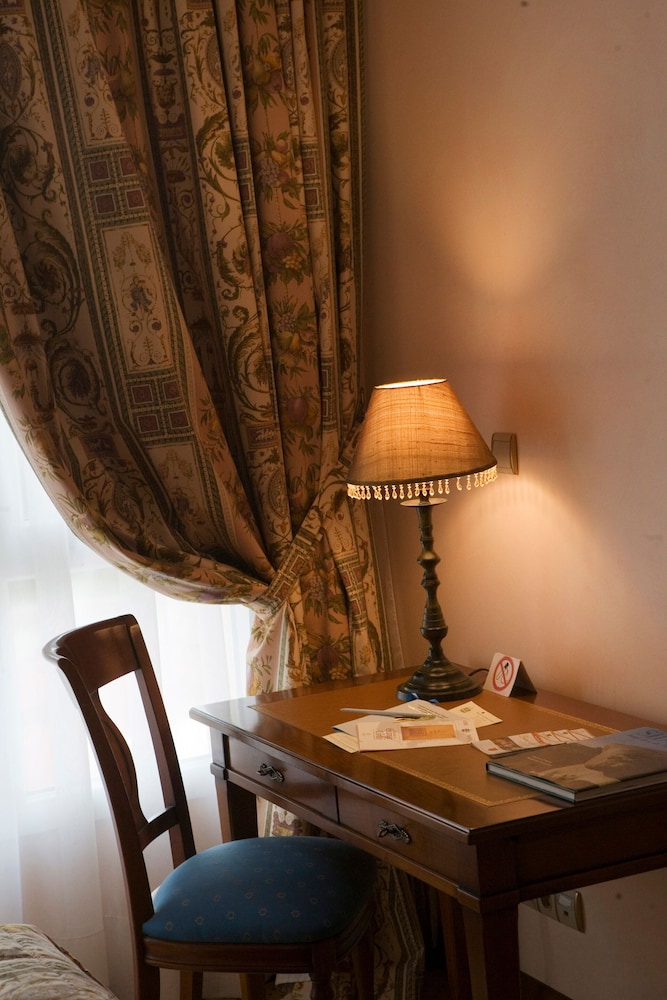 Imagen de la habitación del Hotel La Grange De Conde Chateaux Et Hotels Collection. Foto 11