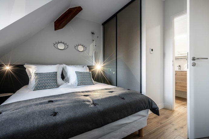 Imagen de la habitación del Hotel La Grange des Pères. Foto 13