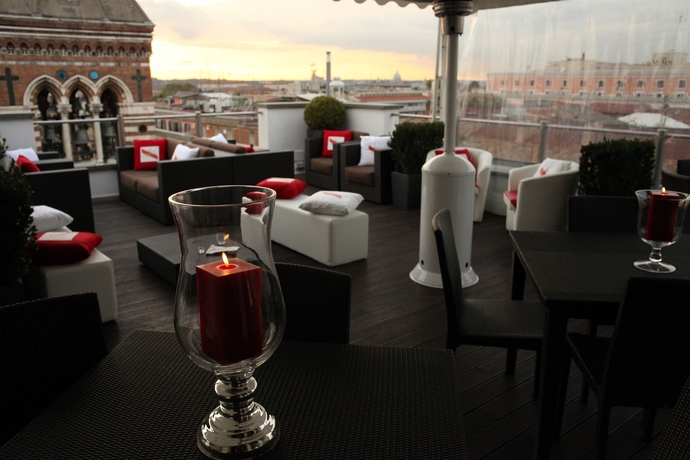 Imagen de los exteriores del Hotel La Griffe. Foto 13