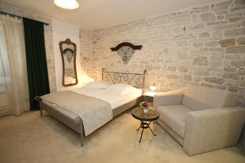 Imagen de la habitación del Hotel La Grisa. Foto 7
