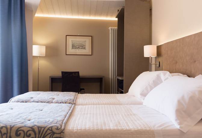 Imagen de la habitación del Hotel La Grotta, San Marino. Foto 6