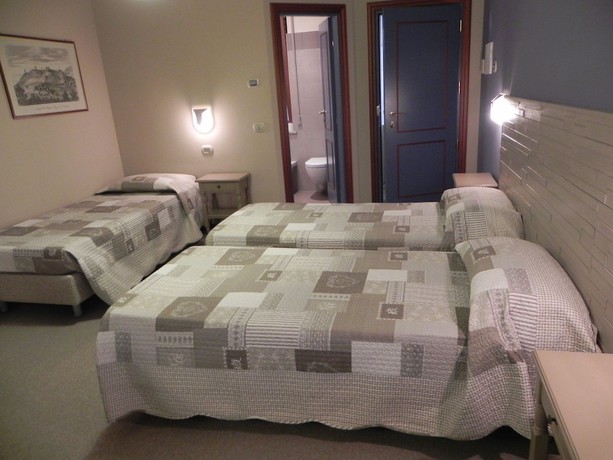 Imagen de la habitación del Hotel La Grotta, San Marino. Foto 11