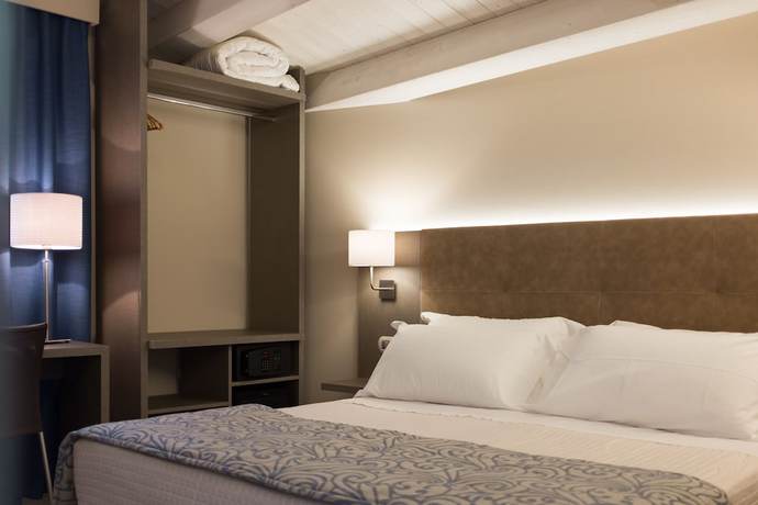Imagen de la habitación del Hotel La Grotta, San Marino. Foto 13