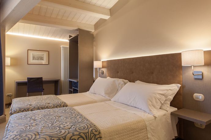 Imagen de la habitación del Hotel La Grotta, San Marino. Foto 16