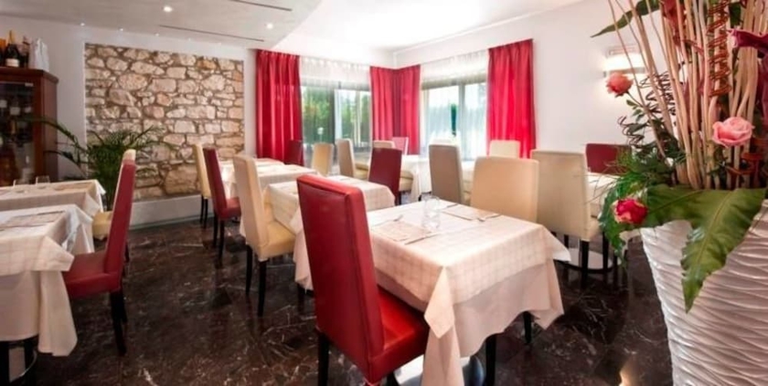 Imagen del bar/restaurante del Hotel La Grotta, Verona. Foto 2