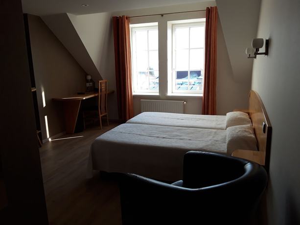 Imagen de la habitación del Hotel La Guimbarde. Foto 12