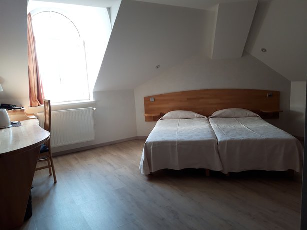 Imagen de la habitación del Hotel La Guimbarde. Foto 18