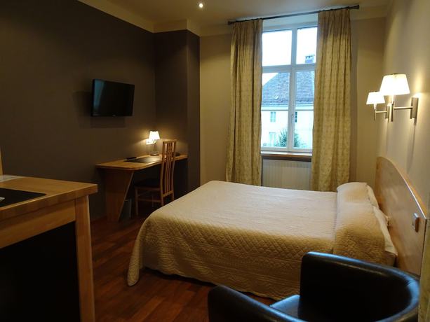 Imagen de la habitación del Hotel La Guimbarde. Foto 19