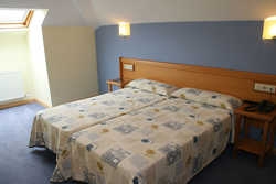 Imagen de la habitación del Hotel La Guindal. Foto 4