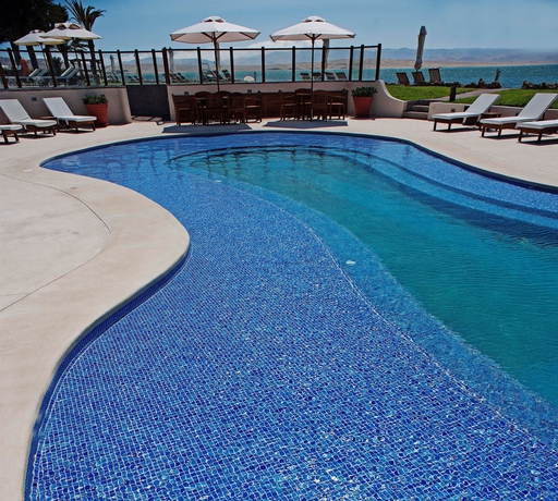 Imagen de la piscina del Hotel La Hacienda Bahia Paracas. Foto 12