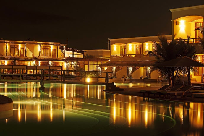 Imagen de la piscina del Hotel La Hacienda Bahia Paracas. Foto 15