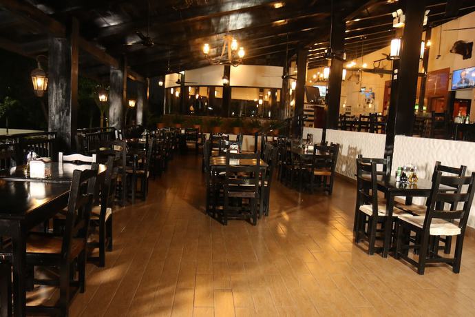 Imagen del bar/restaurante del Hotel La Hacienda. Foto 7