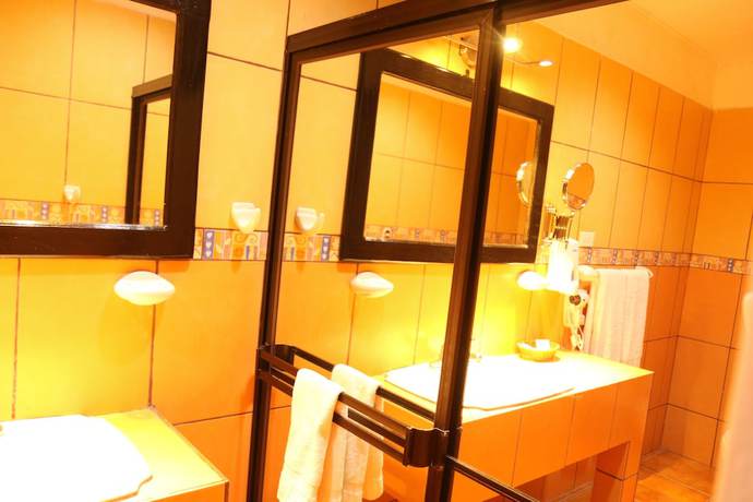 Imagen de la habitación del Hotel La Hacienda. Foto 17