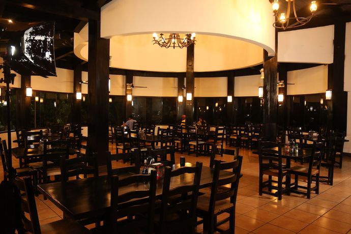 Imagen del bar/restaurante del Hotel La Hacienda. Foto 10