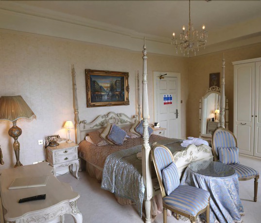 Imagen de la habitación del Hotel La Haule Manor. Foto 17