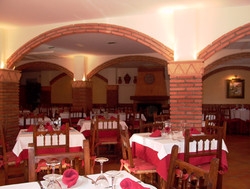 Imagen del bar/restaurante del Hotel La Higuera. Foto 2