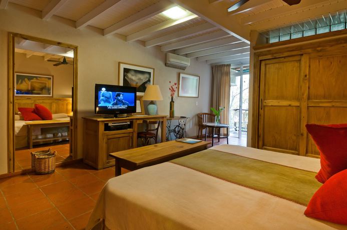 Imagen de la habitación del Hotel La Hoster&iacute;a Caril&oacute; Spa. Foto 8