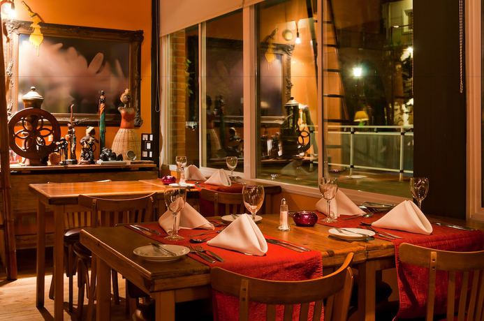 Imagen del bar/restaurante del Hotel La Hoster&iacute;a Caril&oacute; Spa. Foto 4