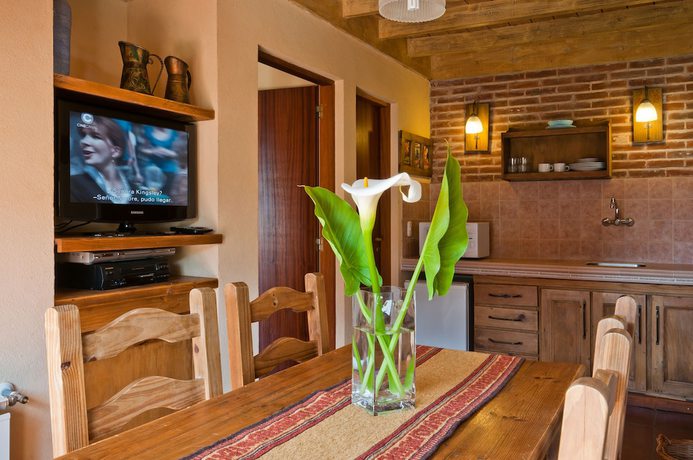 Imagen de la habitación del Hotel La Hoster&iacute;a Caril&oacute; Spa. Foto 13