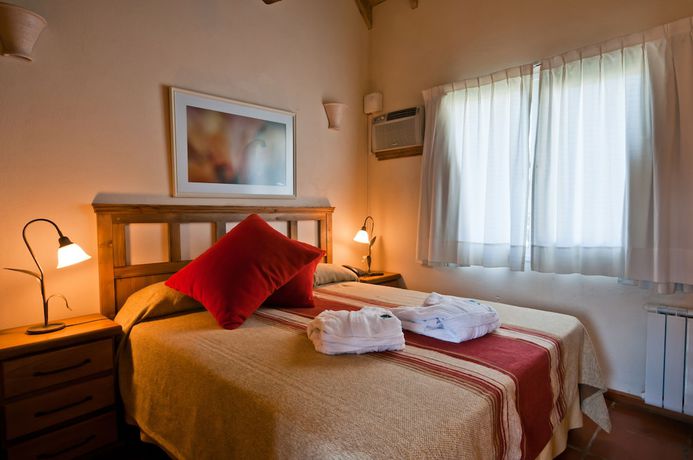 Imagen de la habitación del Hotel La Hoster&iacute;a Caril&oacute; Spa. Foto 14